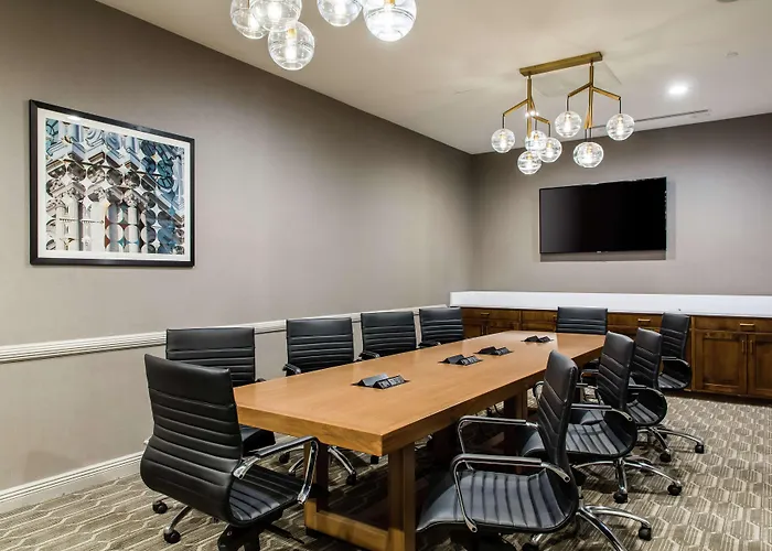 Hotel Hilton Chicago/oak Lawn 3*