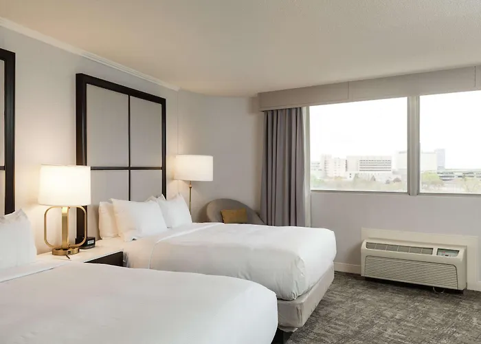 Hilton Chicago/oak Lawn Hotel 3*